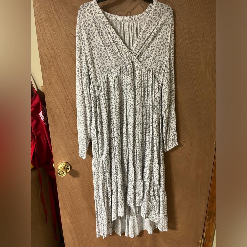 Maxi, long sleeve gray and white leopard dress. Brand is Calista